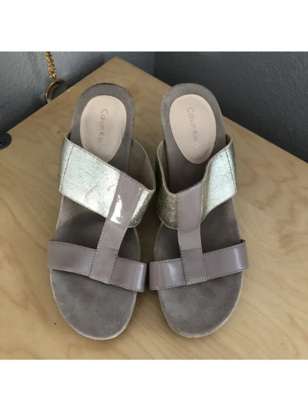 Calvin Klein Ondreah Women’s 8.5 Tan Gold Suede  Slip-On Wedge Sandals Shoes